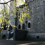 Un Nido Nella Torre Del Castello Lejlighed Ponte Di Legno